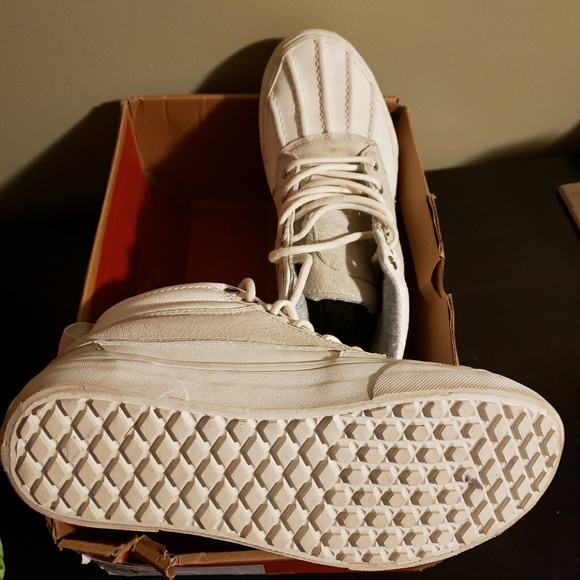 Vans - Picture 7 of 8